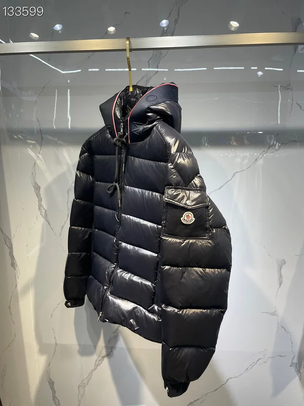 Moncler sz1-5 26yr43 (3)